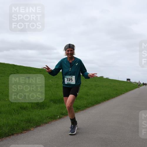 04.05.2025 - 8. Wedeler Halbmarathon Yannick Fuchs http://msf.ph/oto/7841447 04.05.2025 11:49:07 Laufen 725 meine-sportfotos.de