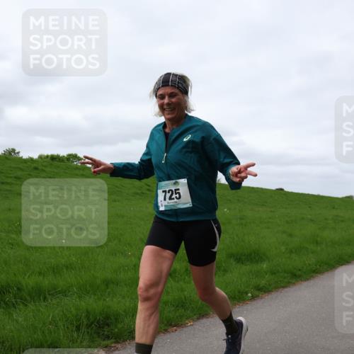 04.05.2025 - 8. Wedeler Halbmarathon Yannick Fuchs http://msf.ph/oto/7841462 04.05.2025 11:49:08 Laufen 725 meine-sportfotos.de