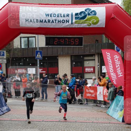 04.05.2025 - 8. Wedeler Halbmarathon Felixshl http://msf.ph/oto/7841485 04.05.2025 12:47:56 Ziel 707, 791, 942, 1078 meine-sportfotos.de