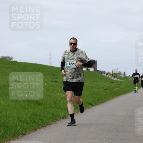 04.05.2025 - 8. Wedeler Halbmarathon Yannick Fuchs http://msf.ph/oto/7841488 04.05.2025 11:49:18 Laufen 122 meine-sportfotos.de