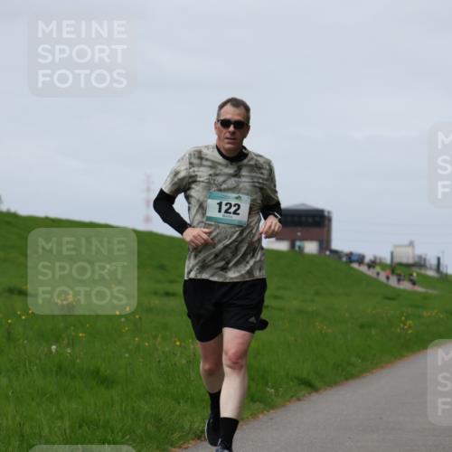 04.05.2025 - 8. Wedeler Halbmarathon Yannick Fuchs http://msf.ph/oto/7841500 04.05.2025 11:49:19 Laufen 122 meine-sportfotos.de