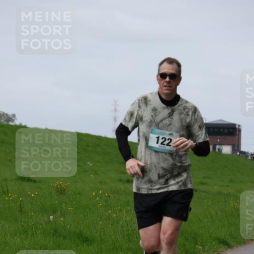 04.05.2025 - 8. Wedeler Halbmarathon Yannick Fuchs http://msf.ph/oto/7841505 04.05.2025 11:49:19 Laufen 122 meine-sportfotos.de