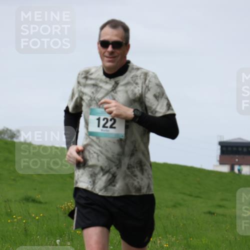 04.05.2025 - 8. Wedeler Halbmarathon Yannick Fuchs http://msf.ph/oto/7841507 04.05.2025 11:49:20 Laufen 122 meine-sportfotos.de
