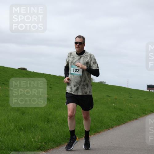 04.05.2025 - 8. Wedeler Halbmarathon Yannick Fuchs http://msf.ph/oto/7841533 04.05.2025 11:49:21 Laufen 122 meine-sportfotos.de