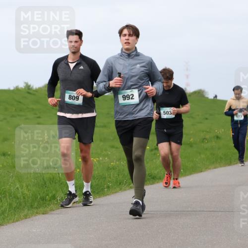 04.05.2025 - 8. Wedeler Halbmarathon Lena Gebhardt http://msf.ph/oto/7841534 04.05.2025 11:56:45 Laufen 809, 992, 503, 173 meine-sportfotos.de