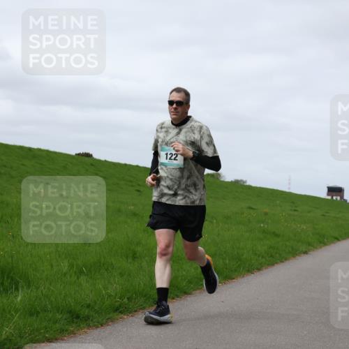04.05.2025 - 8. Wedeler Halbmarathon Yannick Fuchs http://msf.ph/oto/7841537 04.05.2025 11:49:21 Laufen 122 meine-sportfotos.de