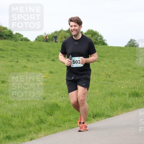 04.05.2025 - 8. Wedeler Halbmarathon Lena Gebhardt http://msf.ph/oto/7841542 04.05.2025 11:56:51 Laufen 503 meine-sportfotos.de