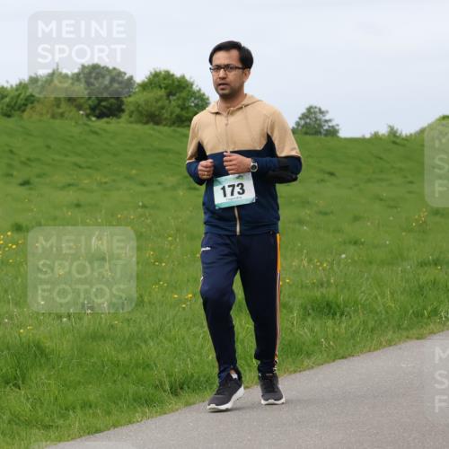 04.05.2025 - 8. Wedeler Halbmarathon Lena Gebhardt http://msf.ph/oto/7841551 04.05.2025 11:56:55 Laufen 173 meine-sportfotos.de