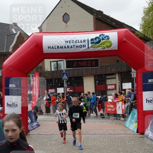 04.05.2025 - 8. Wedeler Halbmarathon Felixshl http://msf.ph/oto/7841575 04.05.2025 12:48:01 Ziel 707, 791, 898, 1078, 1136 meine-sportfotos.de