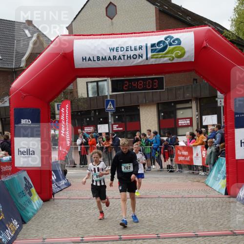 04.05.2025 - 8. Wedeler Halbmarathon Felixshl http://msf.ph/oto/7841589 04.05.2025 12:48:01 Ziel 707, 791, 898, 1078, 1136 meine-sportfotos.de