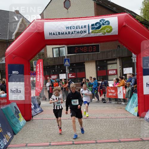04.05.2025 - 8. Wedeler Halbmarathon Felixshl http://msf.ph/oto/7841596 04.05.2025 12:48:01 Ziel 707, 791, 898, 1078, 1136 meine-sportfotos.de