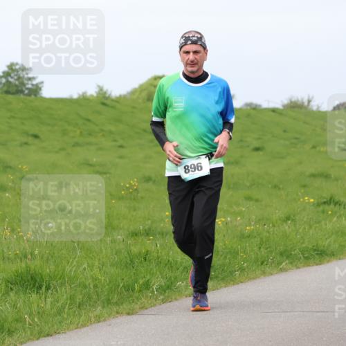 04.05.2025 - 8. Wedeler Halbmarathon Lena Gebhardt http://msf.ph/oto/7841626 04.05.2025 11:57:37 Laufen 896 meine-sportfotos.de