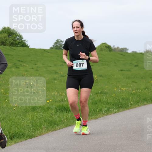 04.05.2025 - 8. Wedeler Halbmarathon Lena Gebhardt http://msf.ph/oto/7841652 04.05.2025 11:57:50 Laufen 275, 807 meine-sportfotos.de