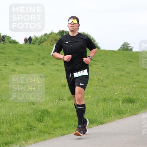 04.05.2025 - 8. Wedeler Halbmarathon Lena Gebhardt http://msf.ph/oto/7841674 04.05.2025 11:58:01 Laufen  meine-sportfotos.de