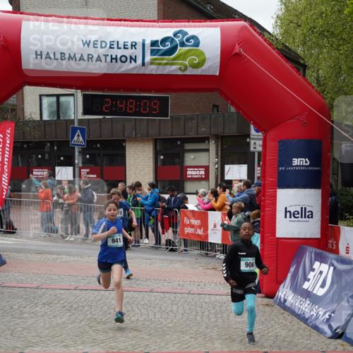 04.05.2025 - 8. Wedeler Halbmarathon Felixshl http://msf.ph/oto/7841686 04.05.2025 12:48:07 Ziel 899, 906, 941, 1072, 1136 meine-sportfotos.de
