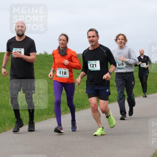 04.05.2025 - 8. Wedeler Halbmarathon Lena Gebhardt http://msf.ph/oto/7841693 04.05.2025 11:58:09 Laufen 118, 121, 818, 327 meine-sportfotos.de