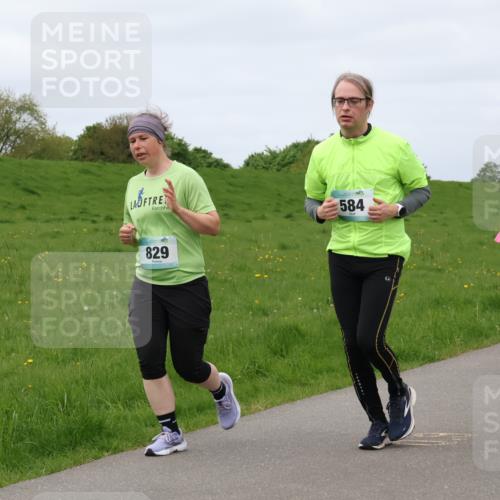 04.05.2025 - 8. Wedeler Halbmarathon Lena Gebhardt http://msf.ph/oto/7841749 04.05.2025 11:59:18 Laufen 584, 829 meine-sportfotos.de