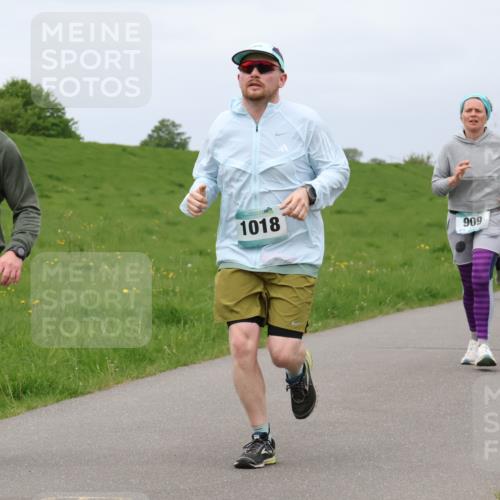 04.05.2025 - 8. Wedeler Halbmarathon Lena Gebhardt http://msf.ph/oto/7841800 04.05.2025 11:59:34 Laufen 849, 1018, 909, 183 meine-sportfotos.de