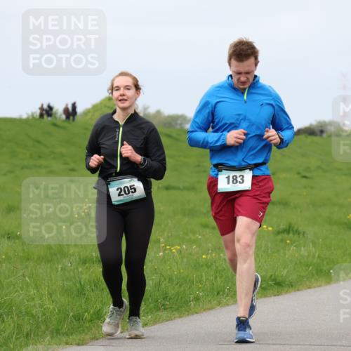 04.05.2025 - 8. Wedeler Halbmarathon Lena Gebhardt http://msf.ph/oto/7841816 04.05.2025 11:59:38 Laufen 205, 183, 223 meine-sportfotos.de