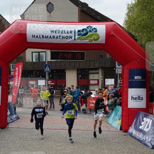 04.05.2025 - 8. Wedeler Halbmarathon Felixshl http://msf.ph/oto/7841830 04.05.2025 12:48:12 Ziel 542, 600, 899, 906, 941, 1072, 1191, 1192 meine-sportfotos.de
