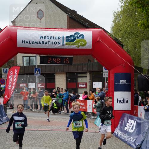 04.05.2025 - 8. Wedeler Halbmarathon Felixshl http://msf.ph/oto/7841862 04.05.2025 12:48:13 Ziel 542, 600, 899, 1072, 1191, 1192 meine-sportfotos.de
