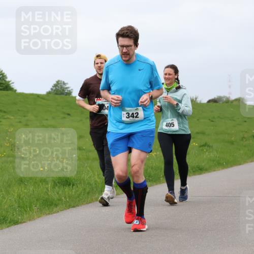 04.05.2025 - 8. Wedeler Halbmarathon Lena Gebhardt http://msf.ph/oto/7841870 04.05.2025 12:00:09 Laufen 342, 405 meine-sportfotos.de