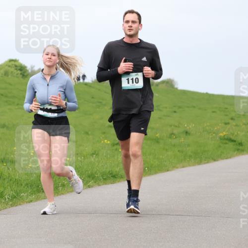 04.05.2025 - 8. Wedeler Halbmarathon Lena Gebhardt http://msf.ph/oto/7841926 04.05.2025 12:01:02 Laufen 110 meine-sportfotos.de