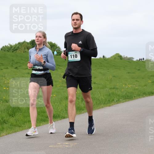 04.05.2025 - 8. Wedeler Halbmarathon Lena Gebhardt http://msf.ph/oto/7841939 04.05.2025 12:01:04 Laufen 110 meine-sportfotos.de