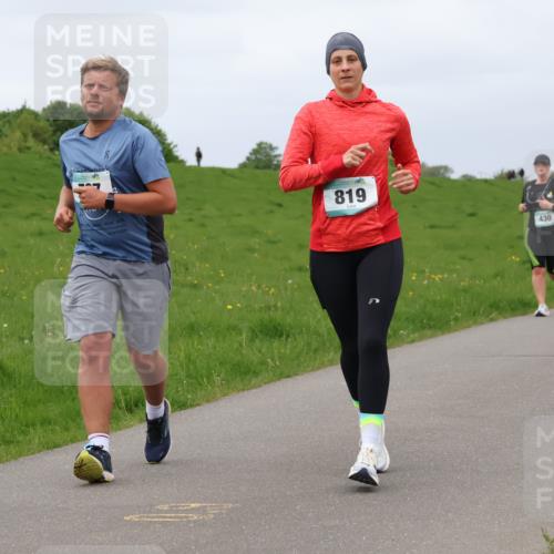 04.05.2025 - 8. Wedeler Halbmarathon Lena Gebhardt http://msf.ph/oto/7841995 04.05.2025 12:01:30 Laufen 819, 430 meine-sportfotos.de