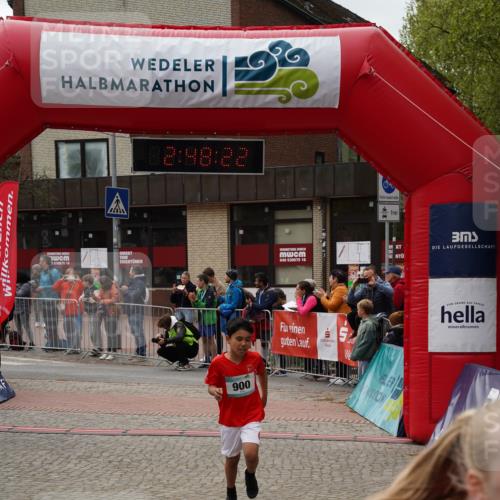 04.05.2025 - 8. Wedeler Halbmarathon Felixshl http://msf.ph/oto/7842041 04.05.2025 12:48:20 Ziel 161, 591, 900, 1076, 1191 meine-sportfotos.de