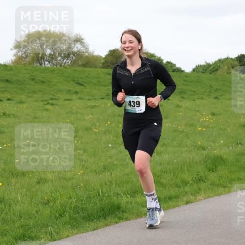 04.05.2025 - 8. Wedeler Halbmarathon Lena Gebhardt http://msf.ph/oto/7842076 04.05.2025 12:03:09 Laufen 439 meine-sportfotos.de