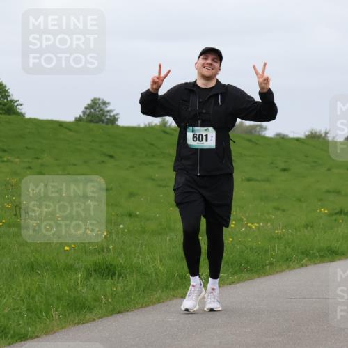 04.05.2025 - 8. Wedeler Halbmarathon Lena Gebhardt http://msf.ph/oto/7842083 04.05.2025 12:03:18 Laufen 601 meine-sportfotos.de