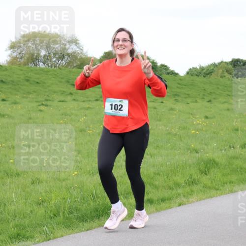 04.05.2025 - 8. Wedeler Halbmarathon Lena Gebhardt http://msf.ph/oto/7842104 04.05.2025 12:03:30 Laufen 102 meine-sportfotos.de