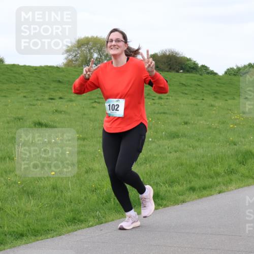 04.05.2025 - 8. Wedeler Halbmarathon Lena Gebhardt http://msf.ph/oto/7842106 04.05.2025 12:03:30 Laufen 102 meine-sportfotos.de