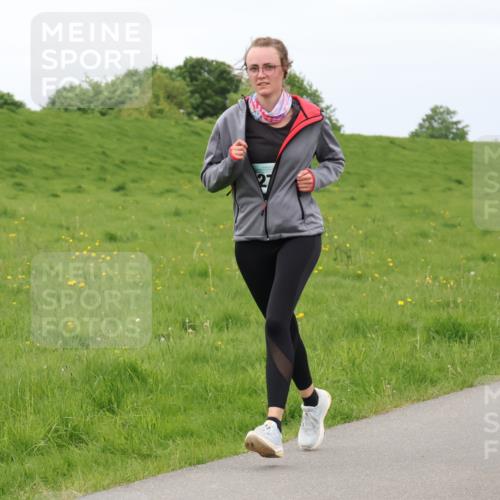 04.05.2025 - 8. Wedeler Halbmarathon Lena Gebhardt http://msf.ph/oto/7842146 04.05.2025 12:04:06 Laufen  meine-sportfotos.de