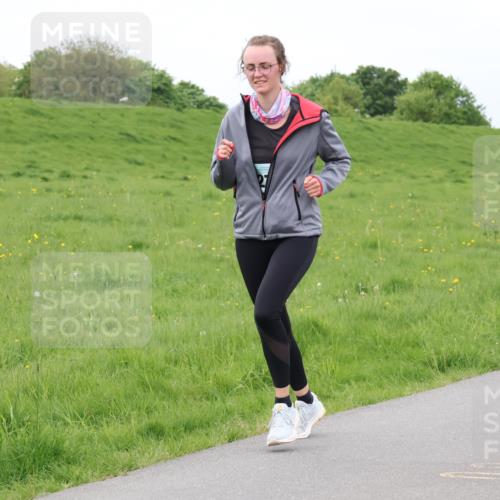 04.05.2025 - 8. Wedeler Halbmarathon Lena Gebhardt http://msf.ph/oto/7842149 04.05.2025 12:04:06 Laufen  meine-sportfotos.de