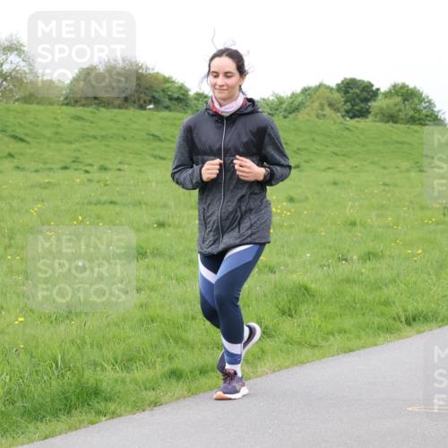 04.05.2025 - 8. Wedeler Halbmarathon Lena Gebhardt http://msf.ph/oto/7842156 04.05.2025 12:04:18 Laufen  meine-sportfotos.de
