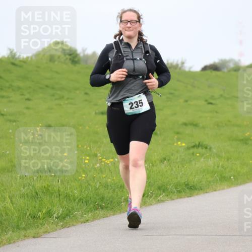 04.05.2025 - 8. Wedeler Halbmarathon Lena Gebhardt http://msf.ph/oto/7842164 04.05.2025 12:04:21 Laufen 235 meine-sportfotos.de