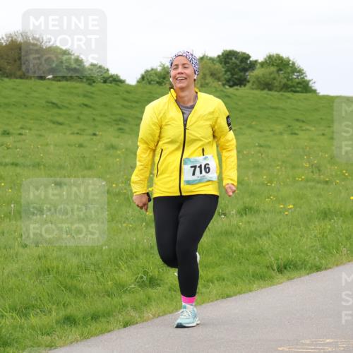 04.05.2025 - 8. Wedeler Halbmarathon Lena Gebhardt http://msf.ph/oto/7842188 04.05.2025 12:04:48 Laufen 716 meine-sportfotos.de