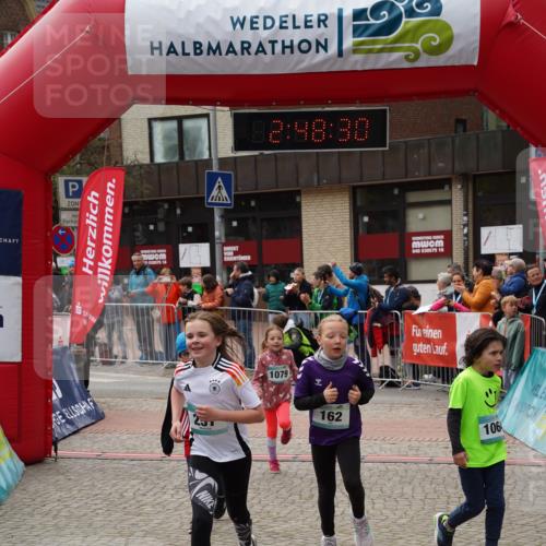 04.05.2025 - 8. Wedeler Halbmarathon Felixshl http://msf.ph/oto/7842221 04.05.2025 12:48:27 Ziel 162, 257, 614, 990, 1064, 1079, 1178 meine-sportfotos.de