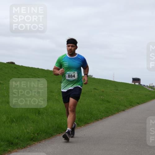 04.05.2025 - 8. Wedeler Halbmarathon Yannick Fuchs http://msf.ph/oto/7842234 04.05.2025 11:50:19 Laufen 884 meine-sportfotos.de