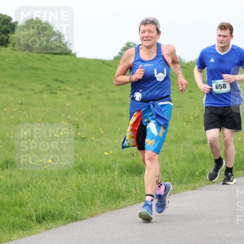 04.05.2025 - 8. Wedeler Halbmarathon Lena Gebhardt http://msf.ph/oto/7842273 04.05.2025 12:07:10 Laufen 658, 65 meine-sportfotos.de
