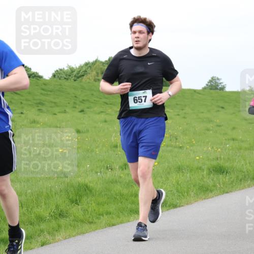 04.05.2025 - 8. Wedeler Halbmarathon Lena Gebhardt http://msf.ph/oto/7842282 04.05.2025 12:07:14 Laufen 658, 657, 571 meine-sportfotos.de
