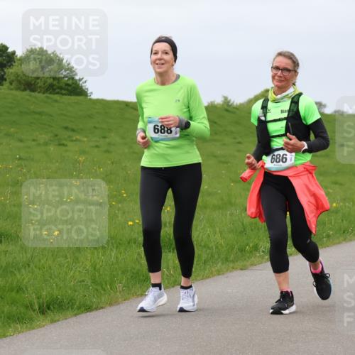 04.05.2025 - 8. Wedeler Halbmarathon Lena Gebhardt http://msf.ph/oto/7842313 04.05.2025 12:07:27 Laufen 688, 686 meine-sportfotos.de
