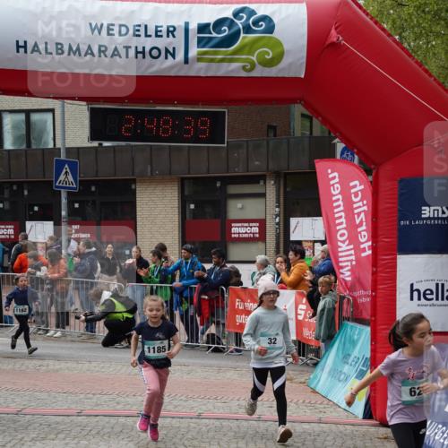 04.05.2025 - 8. Wedeler Halbmarathon Felixshl http://msf.ph/oto/7842322 04.05.2025 12:48:37 Ziel 32, 621, 1140, 1182, 1185 meine-sportfotos.de