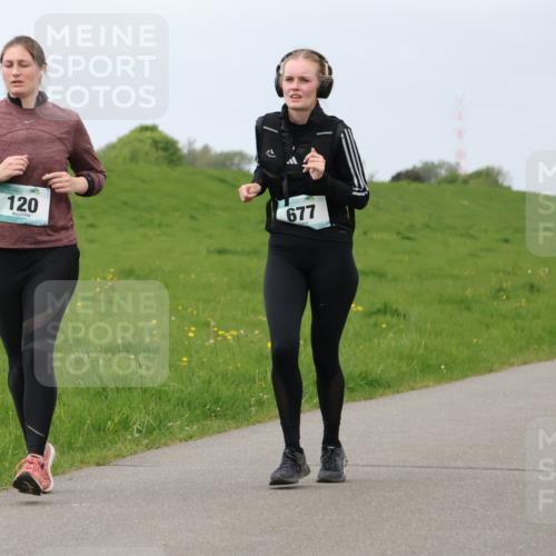 04.05.2025 - 8. Wedeler Halbmarathon Lena Gebhardt http://msf.ph/oto/7842323 04.05.2025 12:07:46 Laufen 120, 677 meine-sportfotos.de