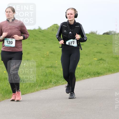 04.05.2025 - 8. Wedeler Halbmarathon Lena Gebhardt http://msf.ph/oto/7842325 04.05.2025 12:07:46 Laufen 120, 677 meine-sportfotos.de