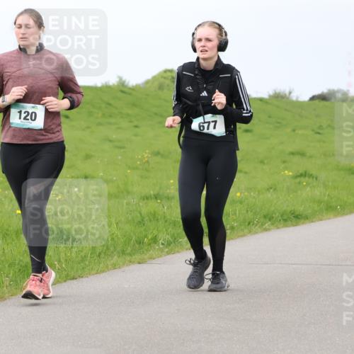 04.05.2025 - 8. Wedeler Halbmarathon Lena Gebhardt http://msf.ph/oto/7842326 04.05.2025 12:07:47 Laufen 120, 677 meine-sportfotos.de