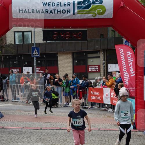 04.05.2025 - 8. Wedeler Halbmarathon Felixshl http://msf.ph/oto/7842334 04.05.2025 12:48:38 Ziel 32, 621, 1140, 1182, 1185 meine-sportfotos.de