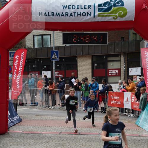 04.05.2025 - 8. Wedeler Halbmarathon Felixshl http://msf.ph/oto/7842338 04.05.2025 12:48:39 Ziel 32, 621, 1140, 1182, 1185 meine-sportfotos.de